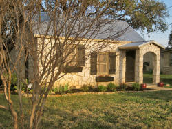 The Pickett House Bed and Breakfast guesthouse in Johnson City, TX.